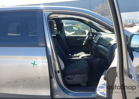 2019 Honda Passport Sport z USA, uszkodzony, nr VIN 5FNYF7H27KB008049